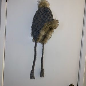 American Eagle fuzzy faux fur grey hat